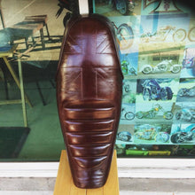 Load image into Gallery viewer, KB-TASUS - Triumph Bonneville Air-Cooled Scrambler Union Jack Seat