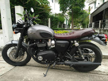 Load image into Gallery viewer, KB-TASUS - Triumph Bonneville Air-Cooled Scrambler Union Jack Seat