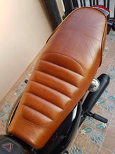 Load image into Gallery viewer, KB-TASUS - Triumph Bonneville Air-Cooled Scrambler Union Jack Seat