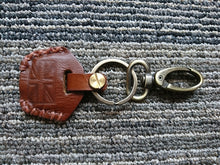 Load image into Gallery viewer, KB-KEYUJ - Leather Key Chain w/ Union Jack